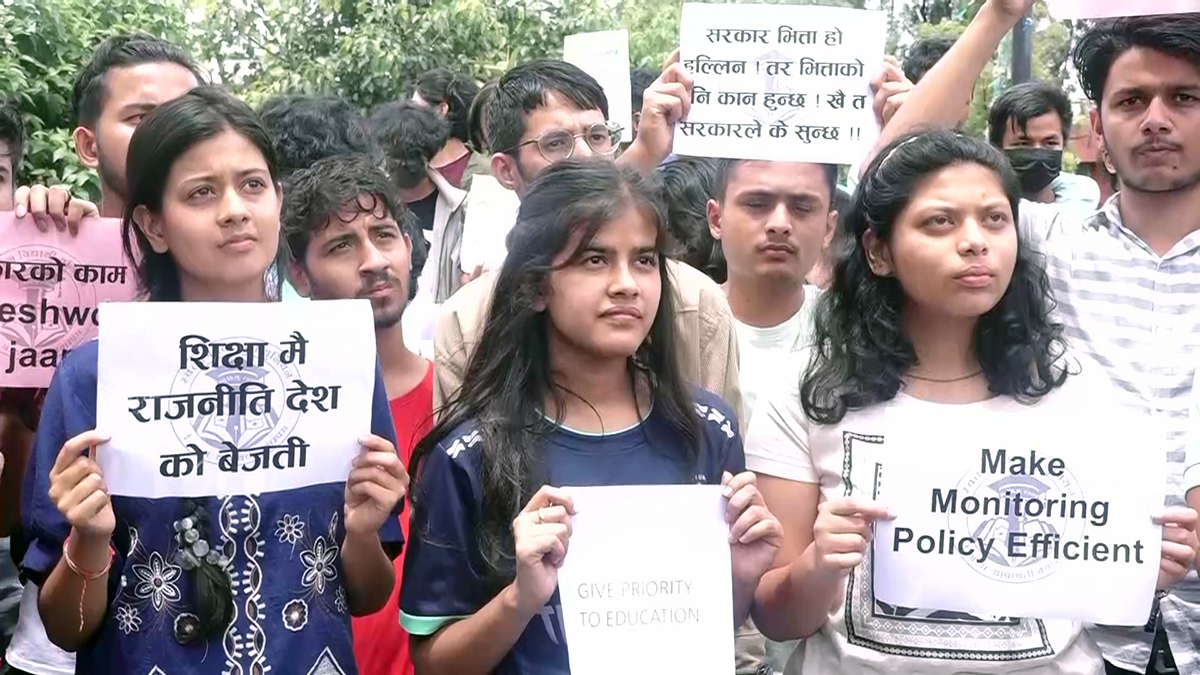 student pardasan_Moment ाभदत्रचतजतङज1691137726.jpg